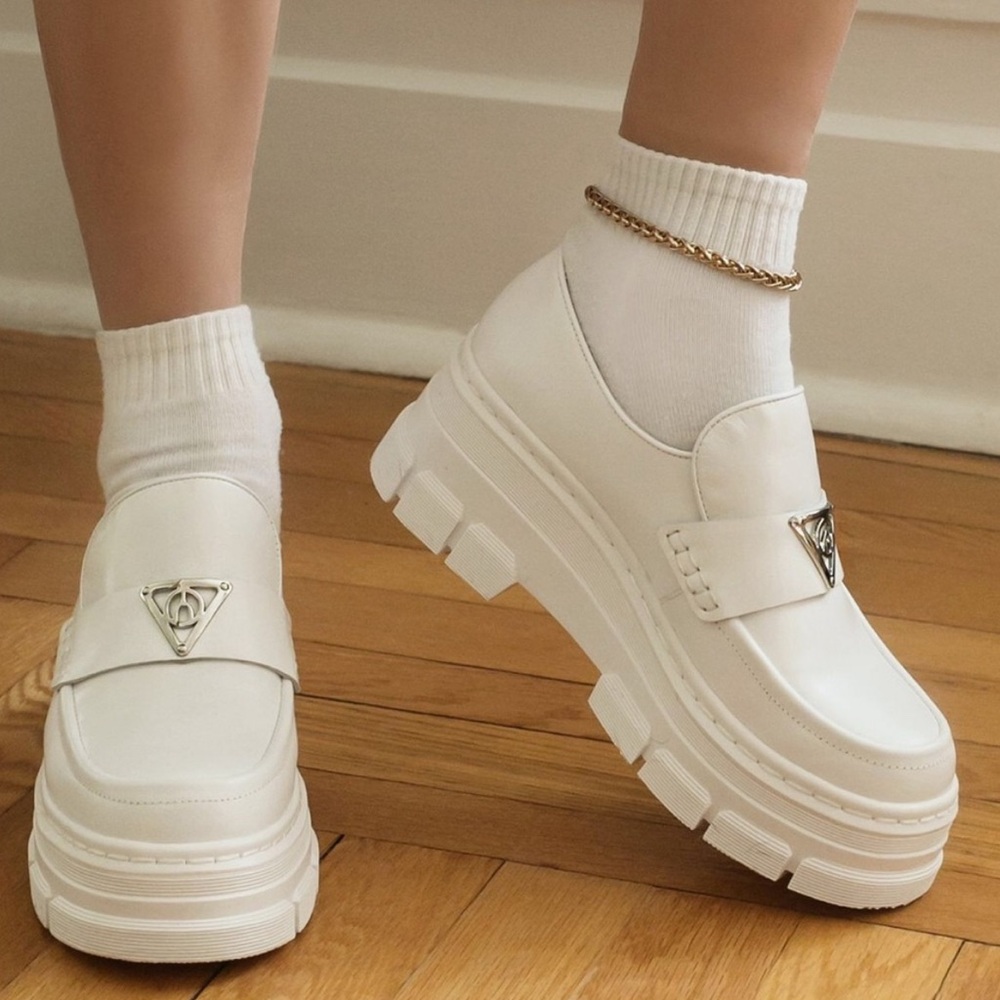 Wishbone Platform Loafers
